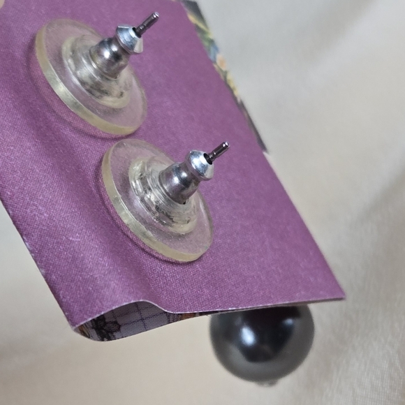 Silver Tone Rhinestones Gray Fuax Pearl Drop Earrings - Picture 14 of 17